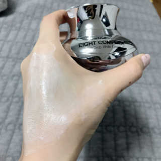 더메이런 에잇콤플렉스 워터드롭 화이트 크림 — 3.5점을 준 리뷰어가 2017년 1월 올린 사용 사진