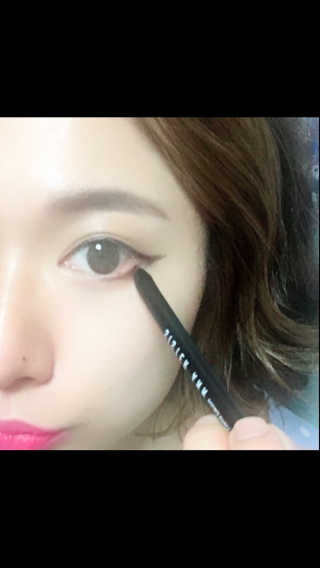 씨스터앤 더블이펙트 워터푸르프 아이펜슬 6종 택1 — 5점을 준 리뷰어가 2018년 4월 올린 사용 사진