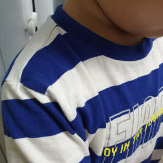 펠릭스키즈 펠릭스 스트라이프 티셔츠 — 5점을 준 리뷰어가 2020년 3월 올린 사용 사진