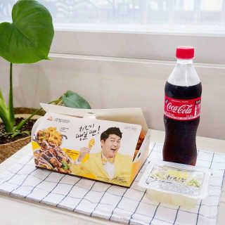 [치킨마루]-  빠사칸윙봉현미 + 콜라 500ml — 4점을 준 리뷰어가 2019년 7월 올린 사용 사진