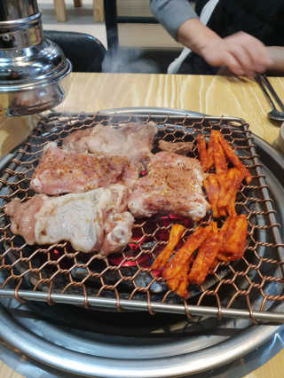[닭수리5형제숯불닭갈비] 닭갈비 2인분+더덕구이 set — 5점을 준 리뷰어가 2018년 12월 올린 사용 사진