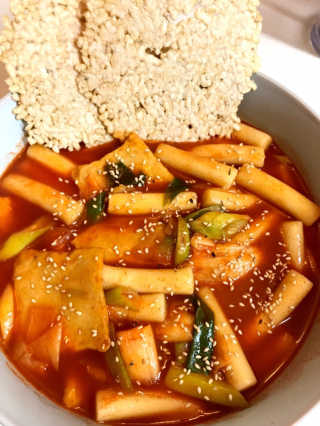 두번째 국떡 국가대표 떡볶이 1팩 + 영미칩 2봉 증정 — 5점을 준 리뷰어가 2019년 2월 올린 사용 사진
