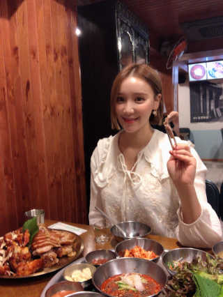 [동네맛집족발] 4개 족발 중 택1 — 4.5점을 준 리뷰어가 2020년 2월 올린 사용 사진