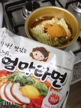 라면 그대로가 제일 맛있는 더엄마라면 — 5점을 준 리뷰어가 2019년 7월 올린 사용 사진