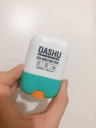 다슈코리아 다슈 솔루션 시카 쉴드 선스틱 — 5점을 준 리뷰어가 2020년 1월 올린 사용 사진