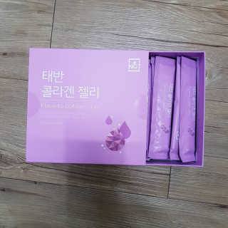 네츄럴굿띵스 태반 콜라겐 젤리 15포 — 5점을 준 리뷰어가 2018년 11월 올린 사용 사진