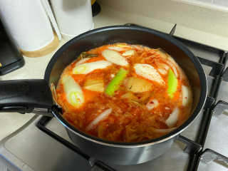 땡땡쿡 더실비김치찌개 2인분 710g 라면사리 포함 — 1점을 준 리뷰어가 2020년 2월 올린 사용 사진