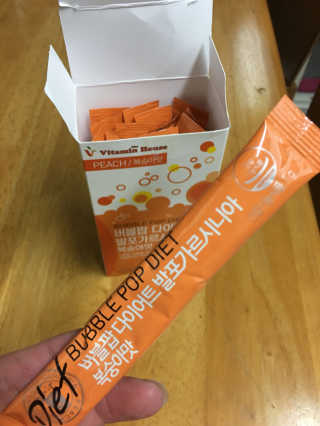 비타민하우스 버블팝 다이어트 발포가르시니아 청포도/복숭아 — 3.17점을 준 리뷰어가 2017년 6월 올린 사용 사진