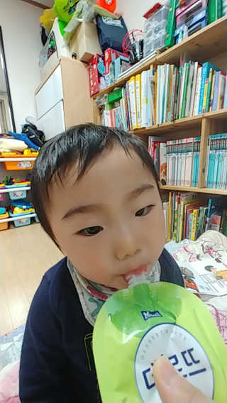 데르뜨 떠먹는 과일 3종, 짜먹는 과일 2종 총 10개 체험 — 5점을 준 리뷰어가 2020년 3월 올린 사용 사진