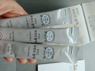 [하우투잇] 뤼에르 쿠르브 블랙 10ml x 30포 총 300ml — 5점을 준 리뷰어가 2020년 3월 올린 사용 사진