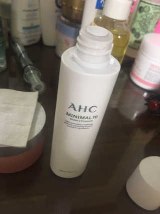 AHC 에이 에이치 씨 미니멀 10 워터리 에센스 — 4.5점을 준 리뷰어가 2018년 12월 올린 사용 사진