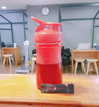 한국맥널티 아이브루 헤이즐넛향 100T — 5점을 준 리뷰어가 2019년 11월 올린 사용 사진