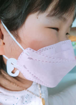 꼼마꼼마 어린이가 좋아하는 컬러 황사마스크 KF94 소형 20P — 5점을 준 리뷰어가 2020년 1월 올린 사용 사진