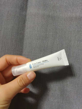 에이엠이 스마트폰으로 인한 눈뻑뻑 해소 AME아이케어밤 베이직 — 5점을 준 리뷰어가 2019년 1월 올린 사용 사진