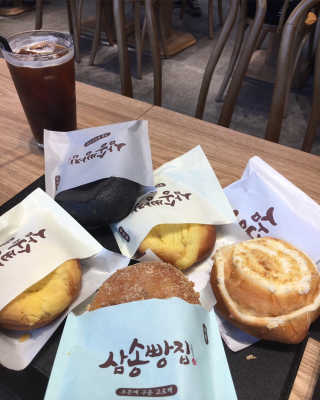 삼송빵집 부천점 [삼송빵집 부천역사점]삼송빵집 특별세트 — 5점을 준 리뷰어가 2019년 8월 올린 사용 사진