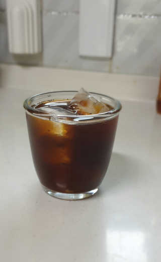 한국맥널티 아이브루 헤이즐넛향 100T — 5점을 준 리뷰어가 2019년 11월 올린 사용 사진