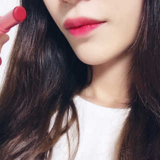 [블랙루즈] 로즈 벨벳 립스틱 택1+랜덤1 — 4.83점을 준 리뷰어가 2018년 11월 올린 사용 사진