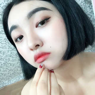 JM솔루션 물광 커버 파운데이션 럭셔리 — 4.33점을 준 리뷰어가 2019년 1월 올린 사용 사진