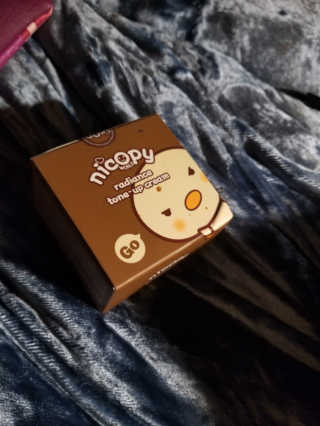 니코피 래디언스 톤업 크림 — 3점을 준 리뷰어가 2019년 12월 올린 사용 사진