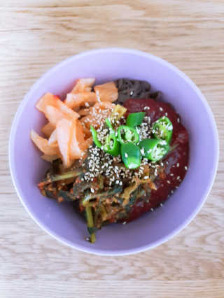 유천냉면 유천 비빔냉면 2인분+메밀지짐만두 280g — 5점을 준 리뷰어가 2018년 6월 올린 사용 사진
