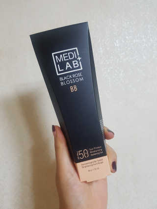데이셀코스메틱 메디 랩 블랙로즈 블로썸 비비 50g — 3.83점을 준 리뷰어가 2017년 6월 올린 사용 사진
