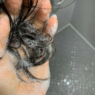 (주)에네스티 믹스베리 단백질 폭탄 샴푸 1000g — 4.5점을 준 리뷰어가 2019년 9월 올린 사용 사진