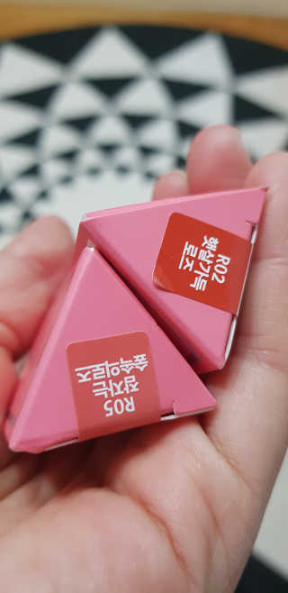 [블랙루즈] 로즈 벨벳 립스틱 택1+랜덤1 — 4.5점을 준 리뷰어가 2019년 1월 올린 사용 사진