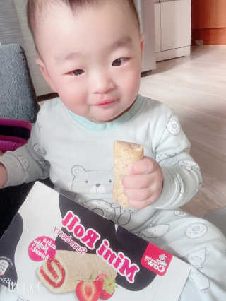 댄싱카우 무방부제,무색소 롤케익 6개입x5박스 — 5점을 준 리뷰어가 2020년 4월 올린 사용 사진