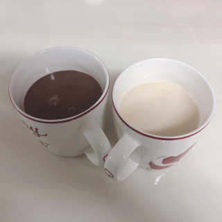 식사대용 아몬드밀크 어나더밀크 500ml X 2병 — 3.33점을 준 리뷰어가 2018년 10월 올린 사용 사진
