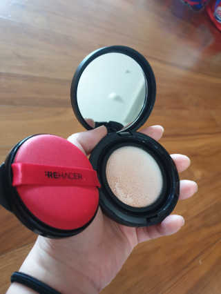 리하셀 아우라 쿠션 팩트 21호,23호 SPF50+ PA++++ — 5점을 준 리뷰어가 2019년 10월 올린 사용 사진
