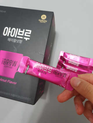 한국맥널티 아이브루 헤이즐넛향 100T — 5점을 준 리뷰어가 2019년 11월 올린 사용 사진