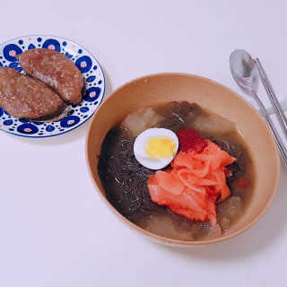 유천냉면 유천 비빔냉면 2인분+메밀지짐만두 280g — 5점을 준 리뷰어가 2018년 6월 올린 사용 사진