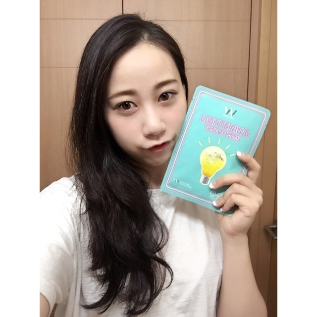 라이트닝 톤 업 마스크 [조명마스크팩] 리뷰 사진