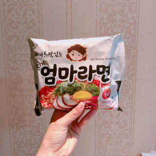 라면 그대로가 제일 맛있는 더엄마라면 — 5점을 준 리뷰어가 2019년 7월 올린 사용 사진