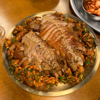 [동네맛집족발] 4개 족발 중 택1 — 5점을 준 리뷰어가 2019년 12월 올린 사용 사진