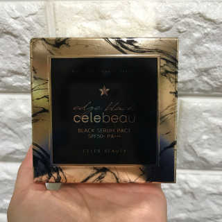 셀레뷰 블랙 세럼 팩트 — 3.67점을 준 리뷰어가 2017년 9월 올린 사용 사진