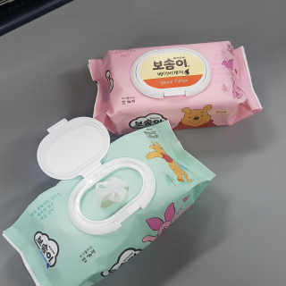 보솜이 아기물티슈 베이비케어 푸에디션 캡 74매 10입 — 4.5점을 준 리뷰어가 2019년 4월 올린 사용 사진