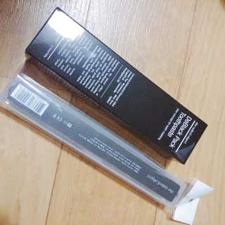the naked object 디블랙팩치약 디블랙칫솔 세트 — 3점을 준 리뷰어가 2020년 1월 올린 사용 사진