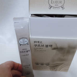 [하우투잇] 뤼에르 쿠르브 블랙 10ml x 30포 총 300ml — 5점을 준 리뷰어가 2020년 3월 올린 사용 사진
