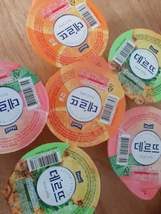데르뜨 떠먹는 과일 3종, 짜먹는 과일 2종 총 10개 체험 — 4점을 준 리뷰어가 2020년 3월 올린 사용 사진