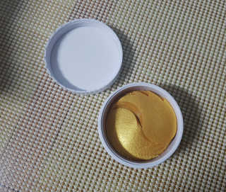푸츄푸츄 Real repair skin cell premium patch — 3점을 준 리뷰어가 2018년 10월 올린 사용 사진