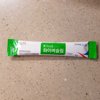 두루원 똥기사의 Kfood 화이버슬림 — 2.33점을 준 리뷰어가 2018년 7월 올린 사용 사진
