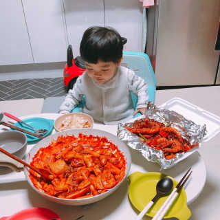 두번째 국떡 국가대표 떡볶이 1팩 + 영미칩 2봉 증정 — 5점을 준 리뷰어가 2019년 2월 올린 사용 사진