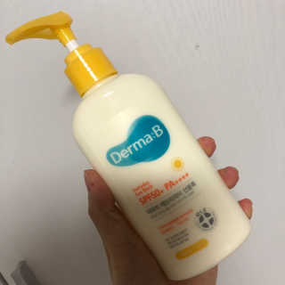 더마비 에브리데이 선블록 SPF50+ PA++++ — 5점을 준 리뷰어가 2019년 4월 올린 사용 사진