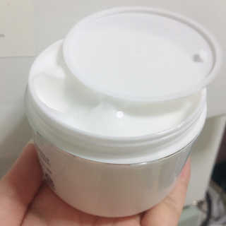 지고트 화이트닝 액티베이티드 크림 100g — 5점을 준 리뷰어가 2019년 7월 올린 사용 사진