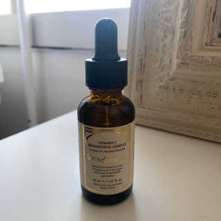 [스킨큐어] 산다화 비타민C 화이트닝 에센스 30ml — 5점을 준 리뷰어가 2020년 3월 올린 사용 사진