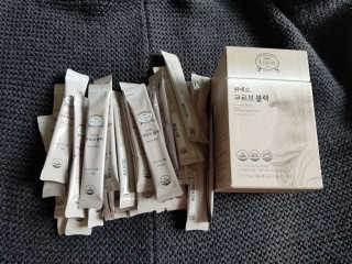 [하우투잇] 뤼에르 쿠르브 블랙 10ml x 30포 총 300ml — 5점을 준 리뷰어가 2020년 3월 올린 사용 사진