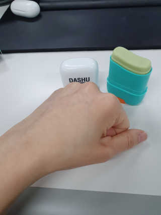 다슈코리아 다슈 솔루션 시카 쉴드 선스틱 — 5점을 준 리뷰어가 2020년 1월 올린 사용 사진