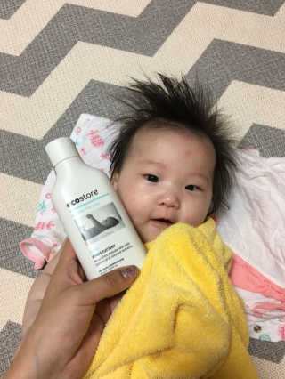 엘루스벤 에코스토어_베이비로션_200ml — 4.5점을 준 리뷰어가 2017년 6월 올린 사용 사진