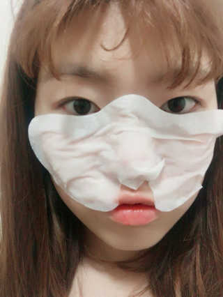 23years old 에어레이닉 포어 마스크 — 4.5점을 준 리뷰어가 2017년 5월 올린 사용 사진
